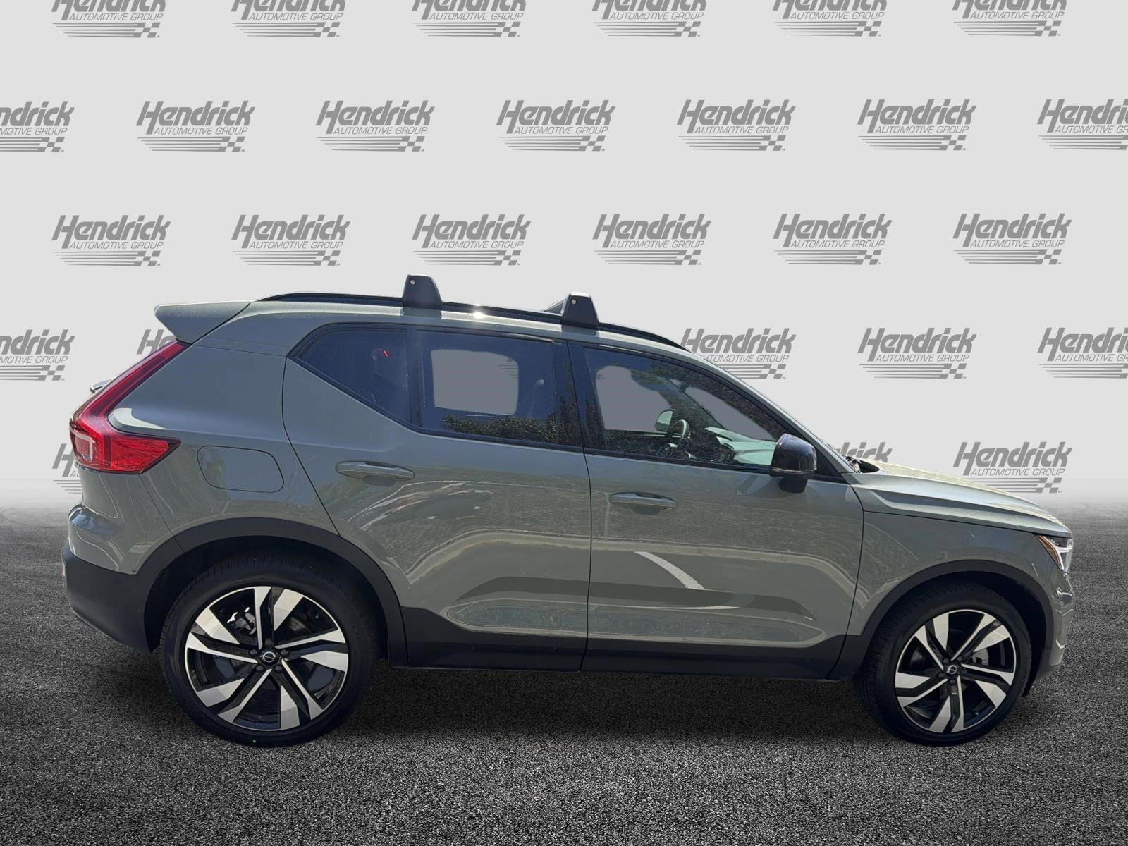 Certified 2025 Volvo XC40 B5 Ultra w/ Protection Package Premier image 11