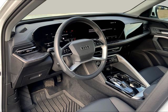 Certified 2025 Audi Q5 Premium w/ Convenience Package AWD/4WD image 14