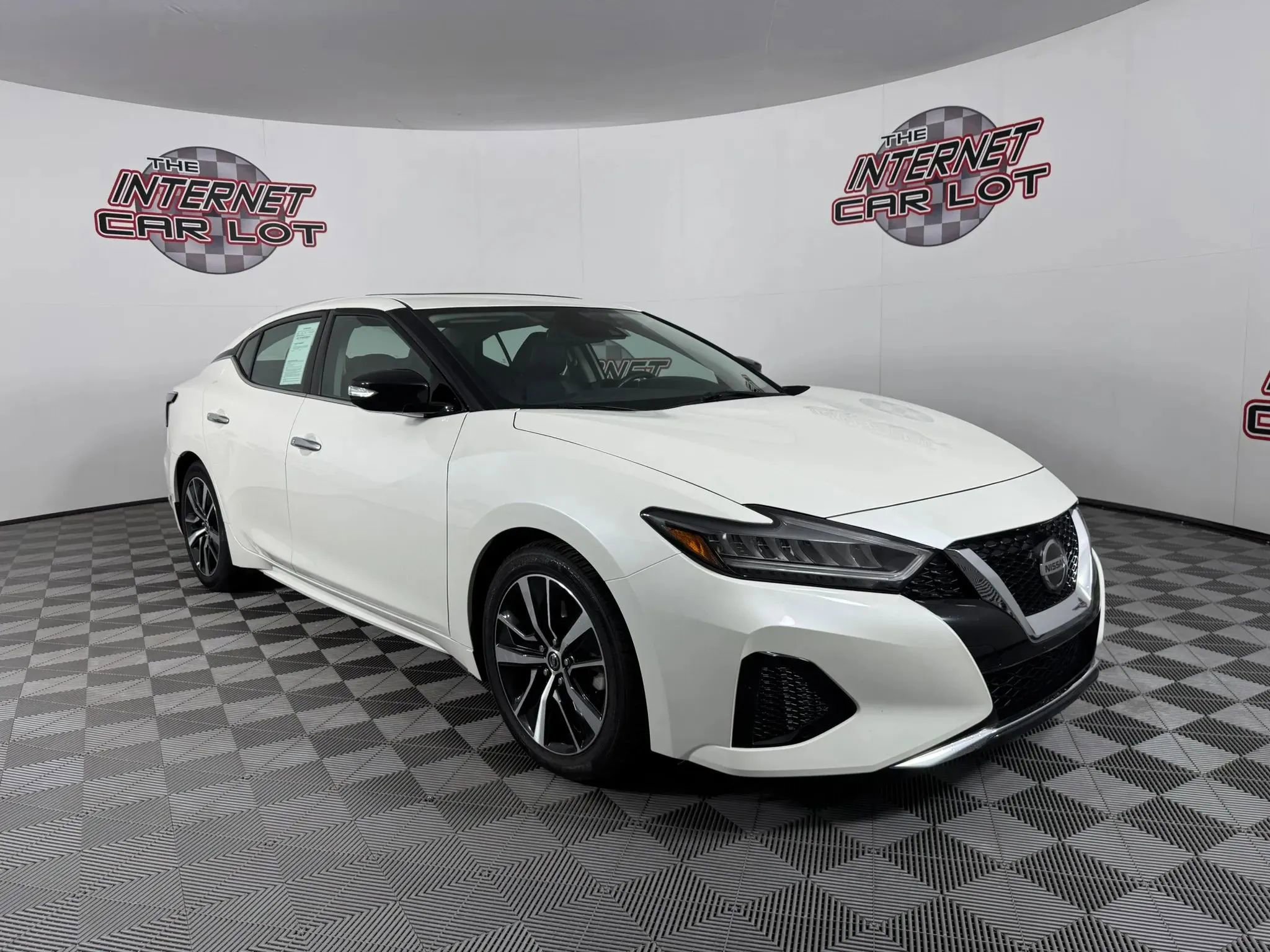 Used 2022 Nissan Maxima SV w/ Floor Mat Group image 9