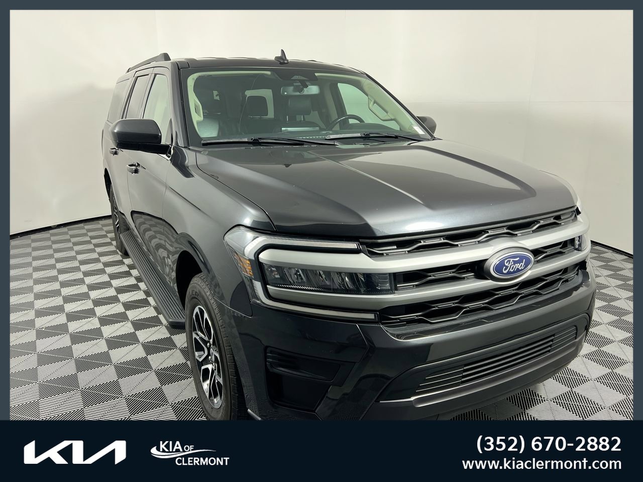 Used 2024 Ford Expedition Max XLT image 1