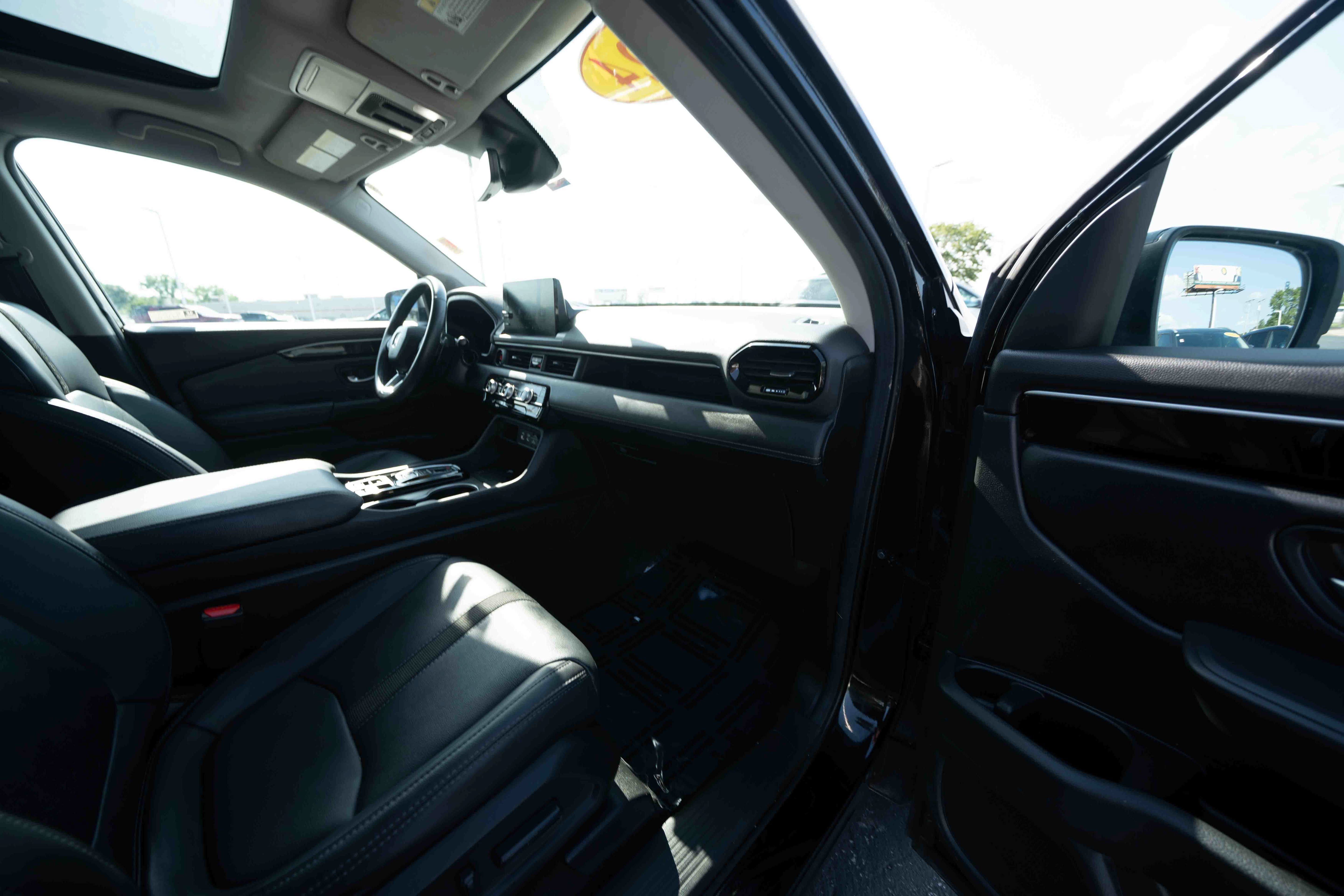 Used 2024 Honda Pilot Touring image 26
