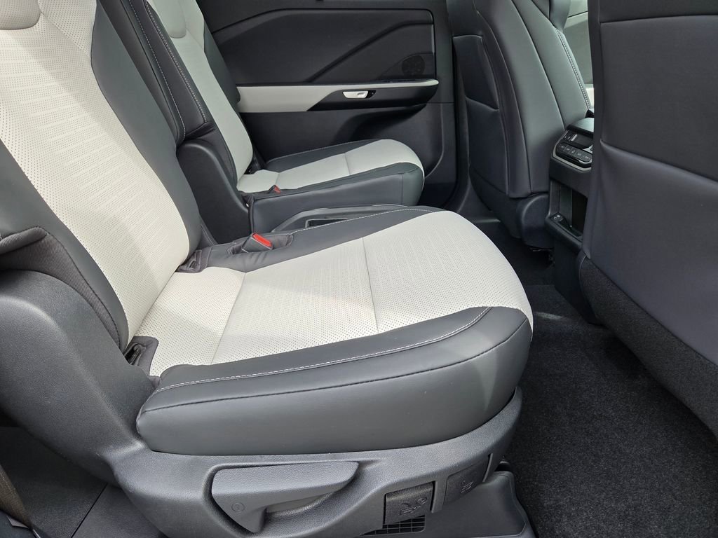 New 2026 Lexus TX 500h AWD w/ Technology Package image 32