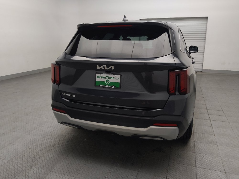 Used 2024 Kia Sorento LX FWD image 7