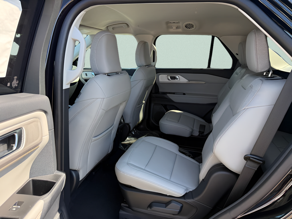New 2026 Ford Explorer Active w/ Active Comfort Package AWD/4WD image 5