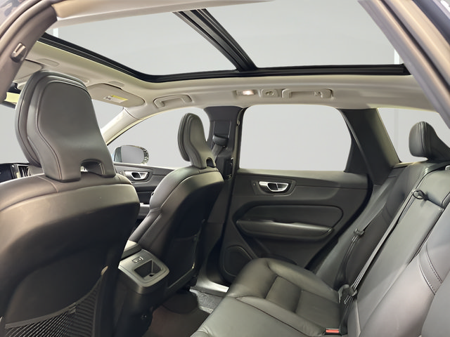 Used 2024 Volvo XC60 B5 Plus AWD/4WD image 14