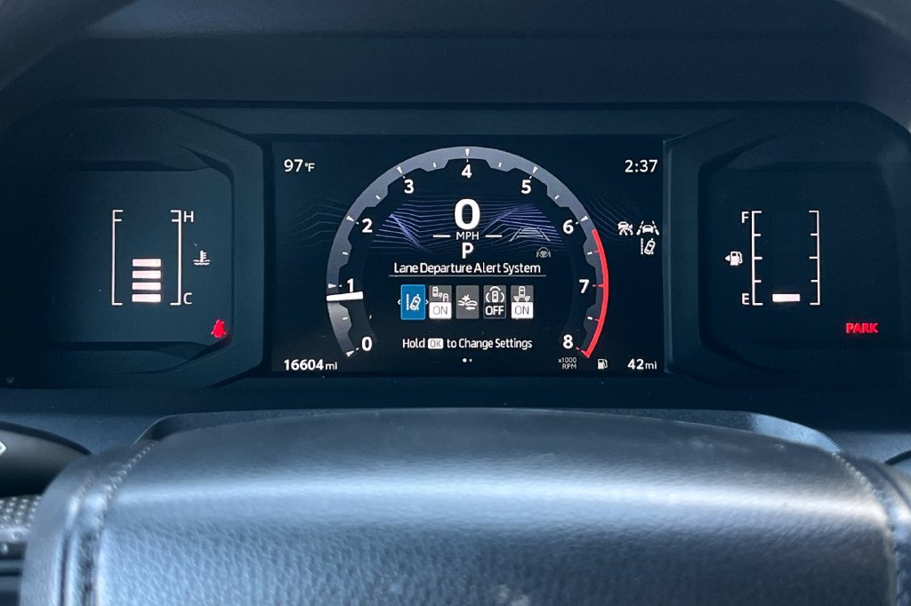 Certified 2025 Toyota Tacoma SR5 AWD/4WD image 27
