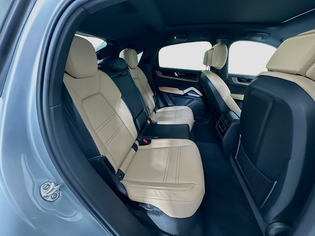 New 2026 Porsche Cayenne Coupe AWD/4WD image 29