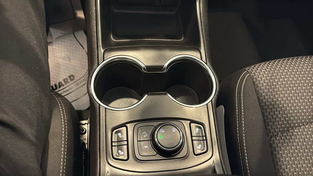 Used 2023 GMC Terrain SLE w/ Driver Convenience Package image 28