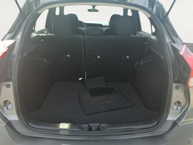Used 2020 Nissan Kicks SR FWD image 18