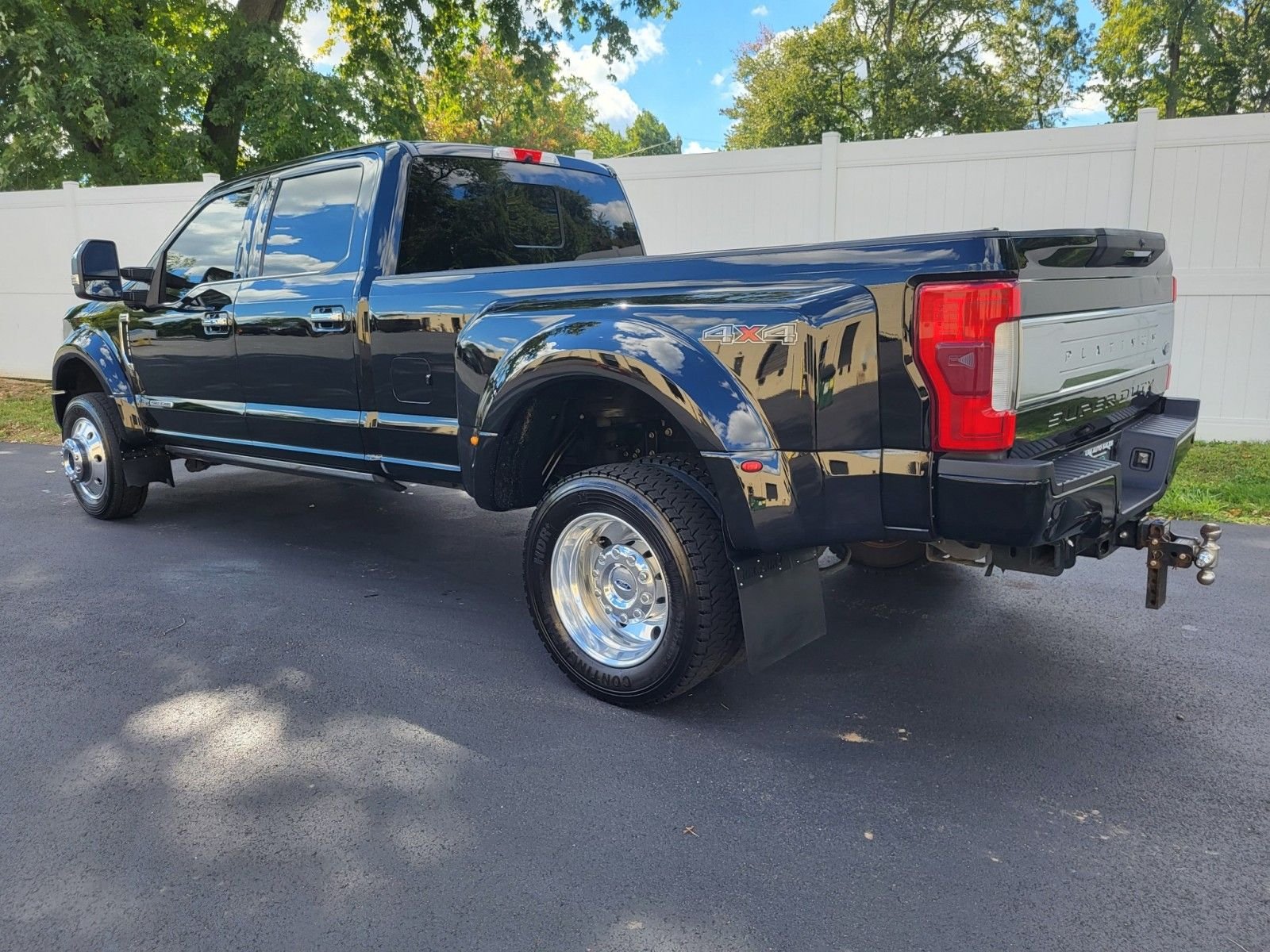 Used 2017 Ford F450 Platinum w/ Platinum Ultimate Package AWD/4WD image 7