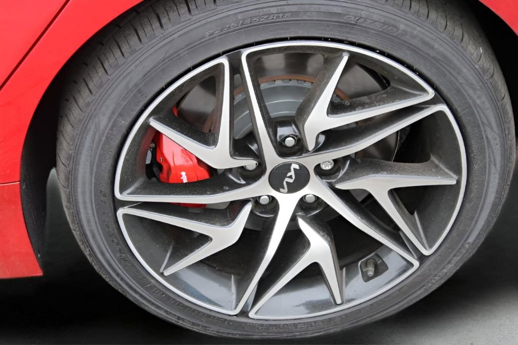 Used 2023 Kia Stinger GT-Line w/ Sun & Sound Package image 33