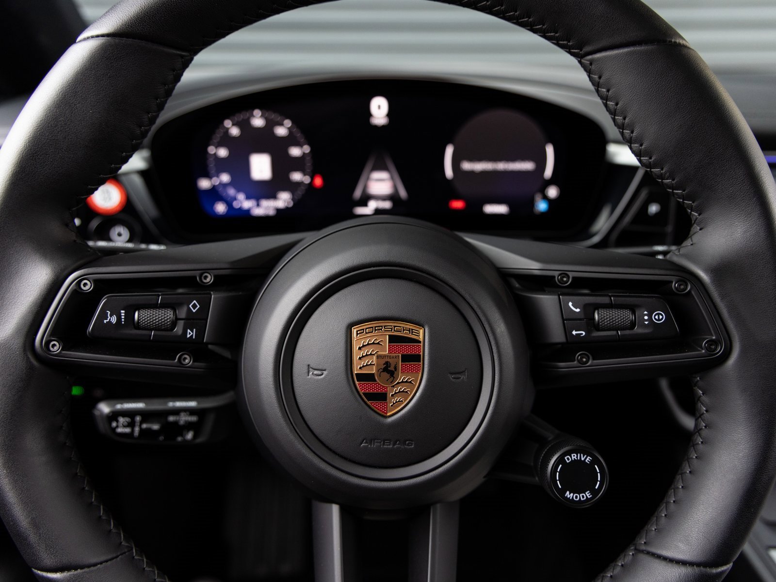 Used 2025 Porsche Macan Electric image 14