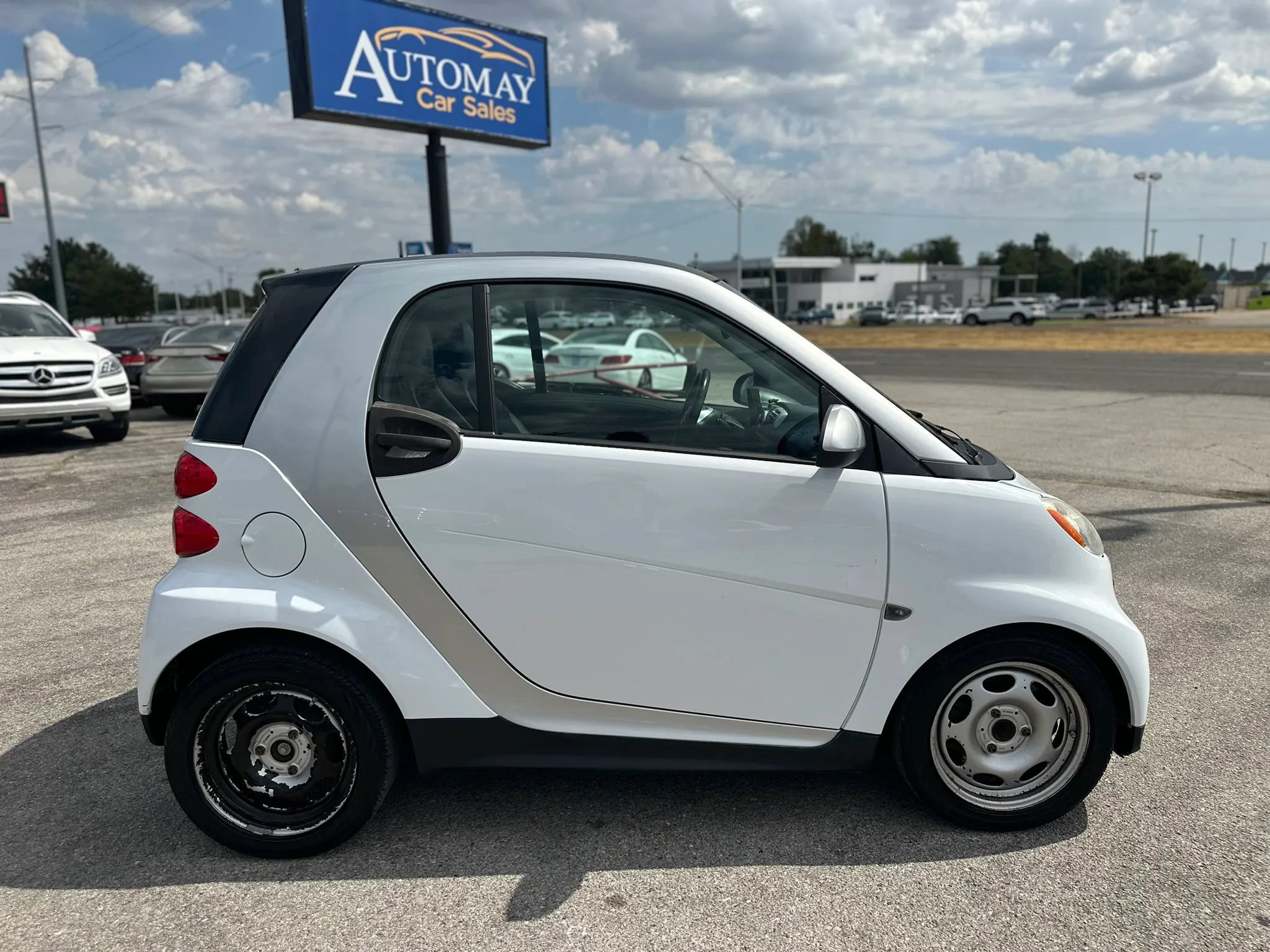 Used 2015 smart fortwo pure RWD image 5