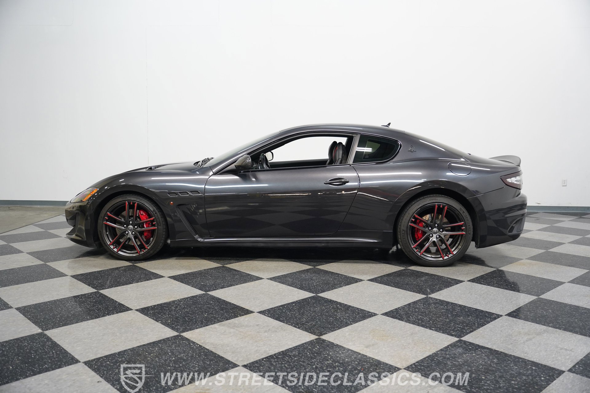 Used 2015 Maserati GranTurismo MC Centennial image 2