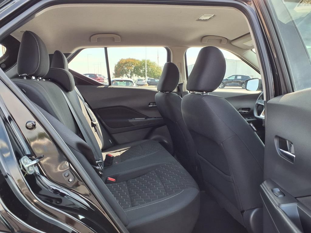 Used 2022 Nissan Kicks SV FWD image 22
