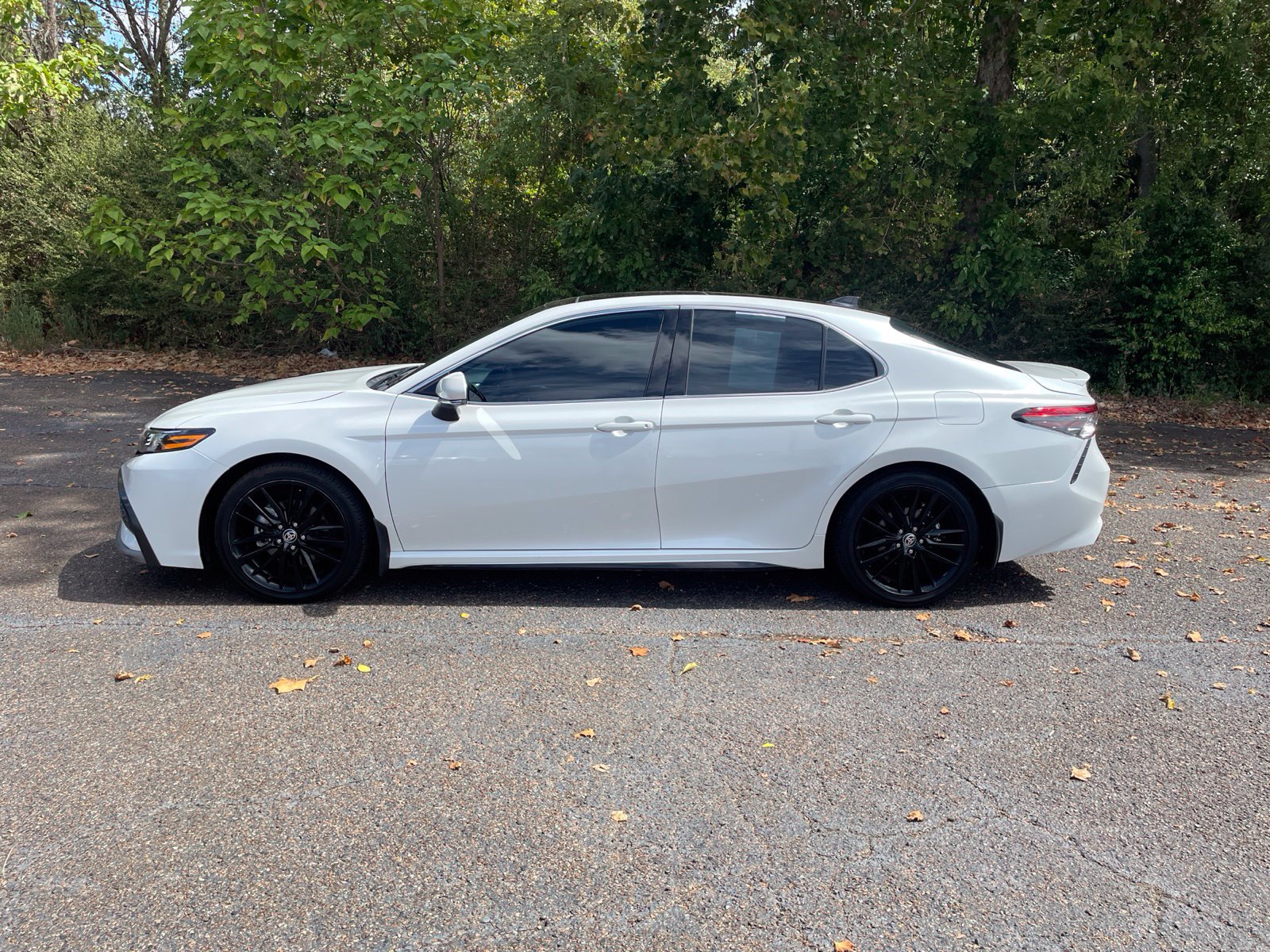 Used 2024 Toyota Camry XSE FWD image 2