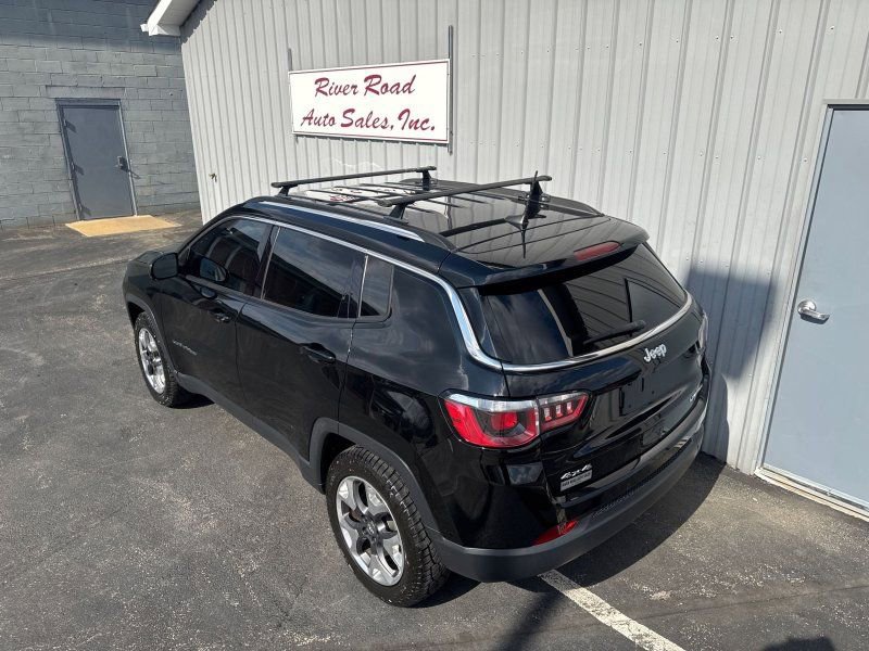 Used 2018 Jeep Compass Limited w/ Navigation Group AWD/4WD image 11