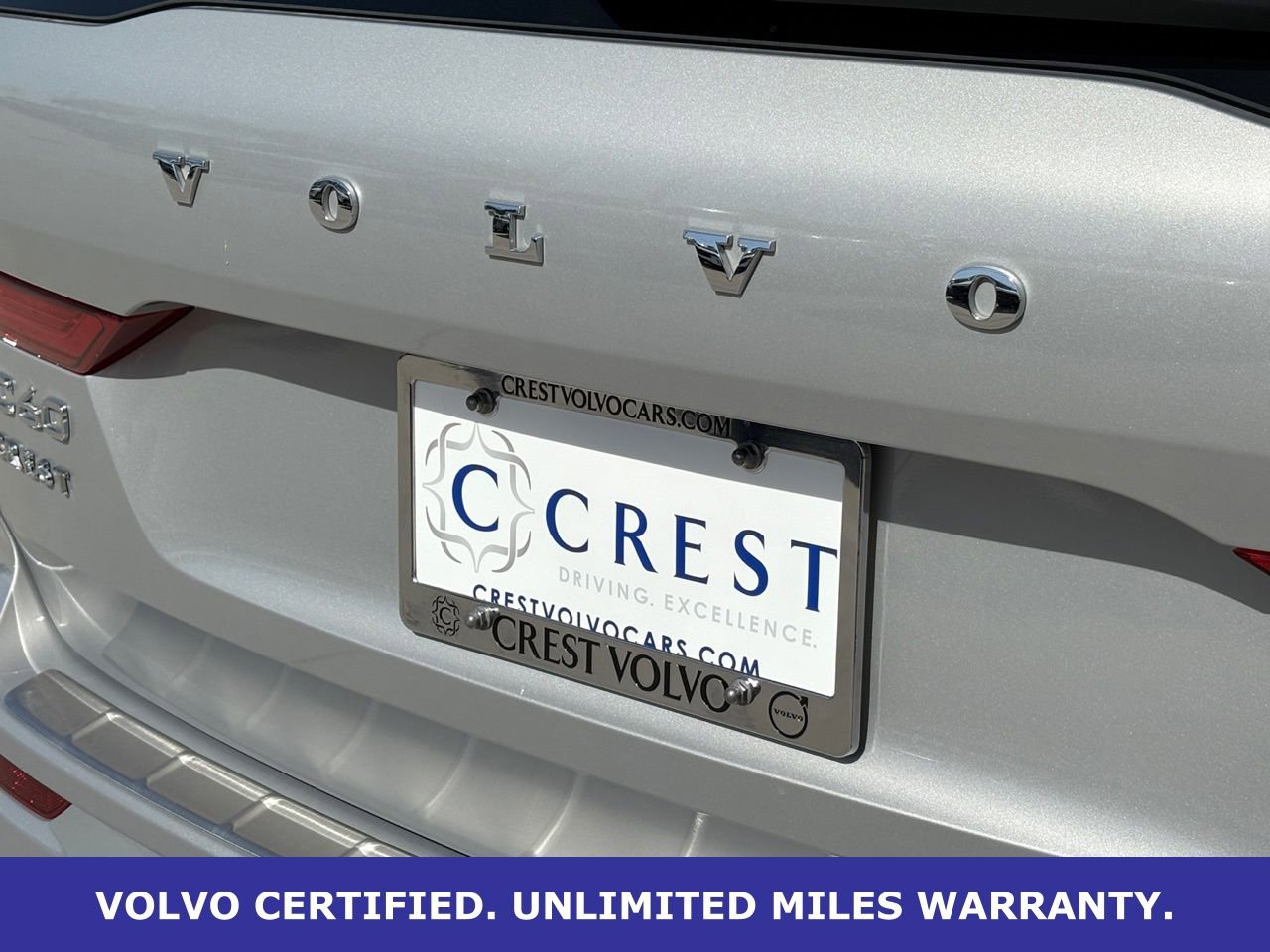 Certified 2023 Volvo XC60 B5 Ultimate w/ Climate Package image 9