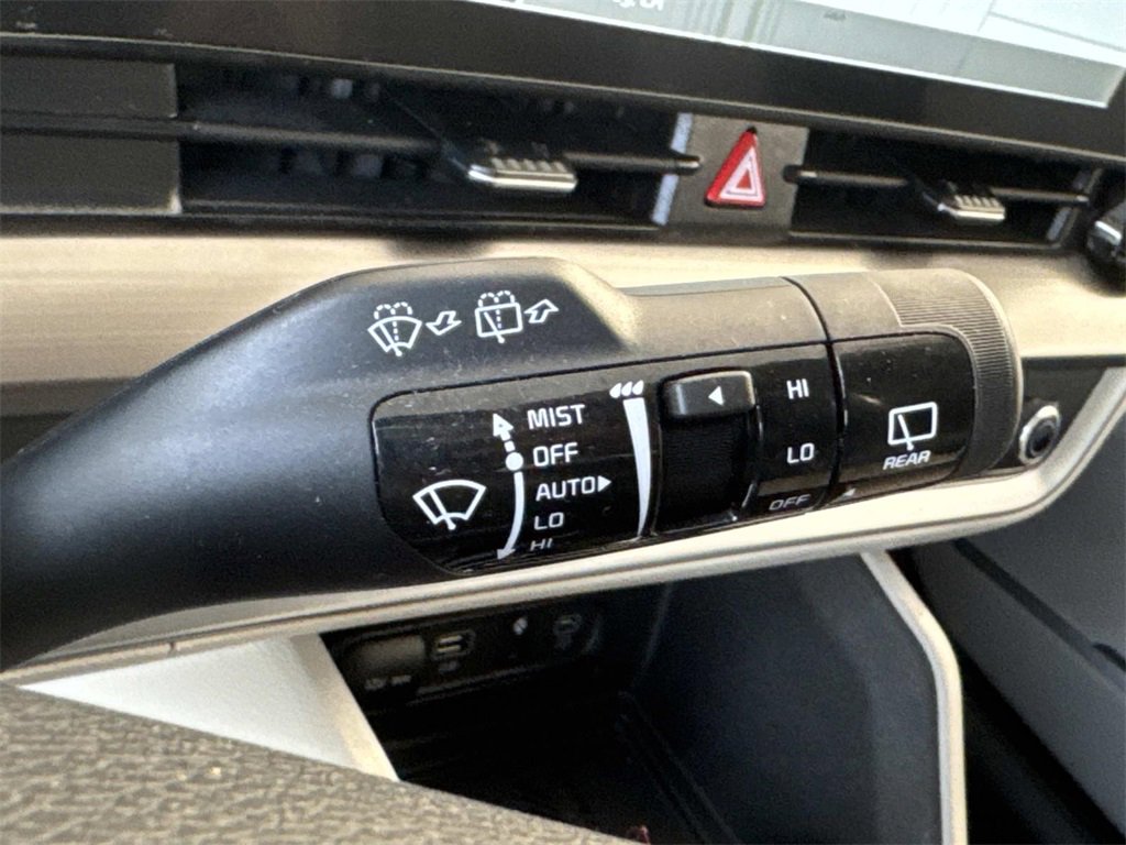 Certified 2024 Kia Sportage EX image 41