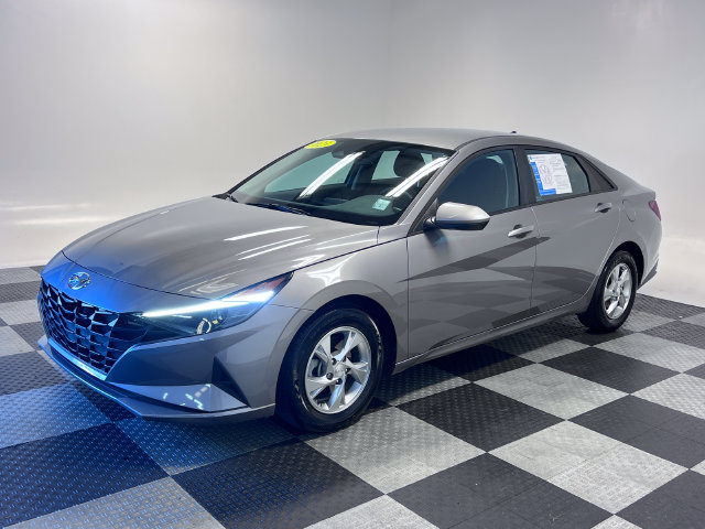 Used 2023 Hyundai Elantra SE FWD image 3