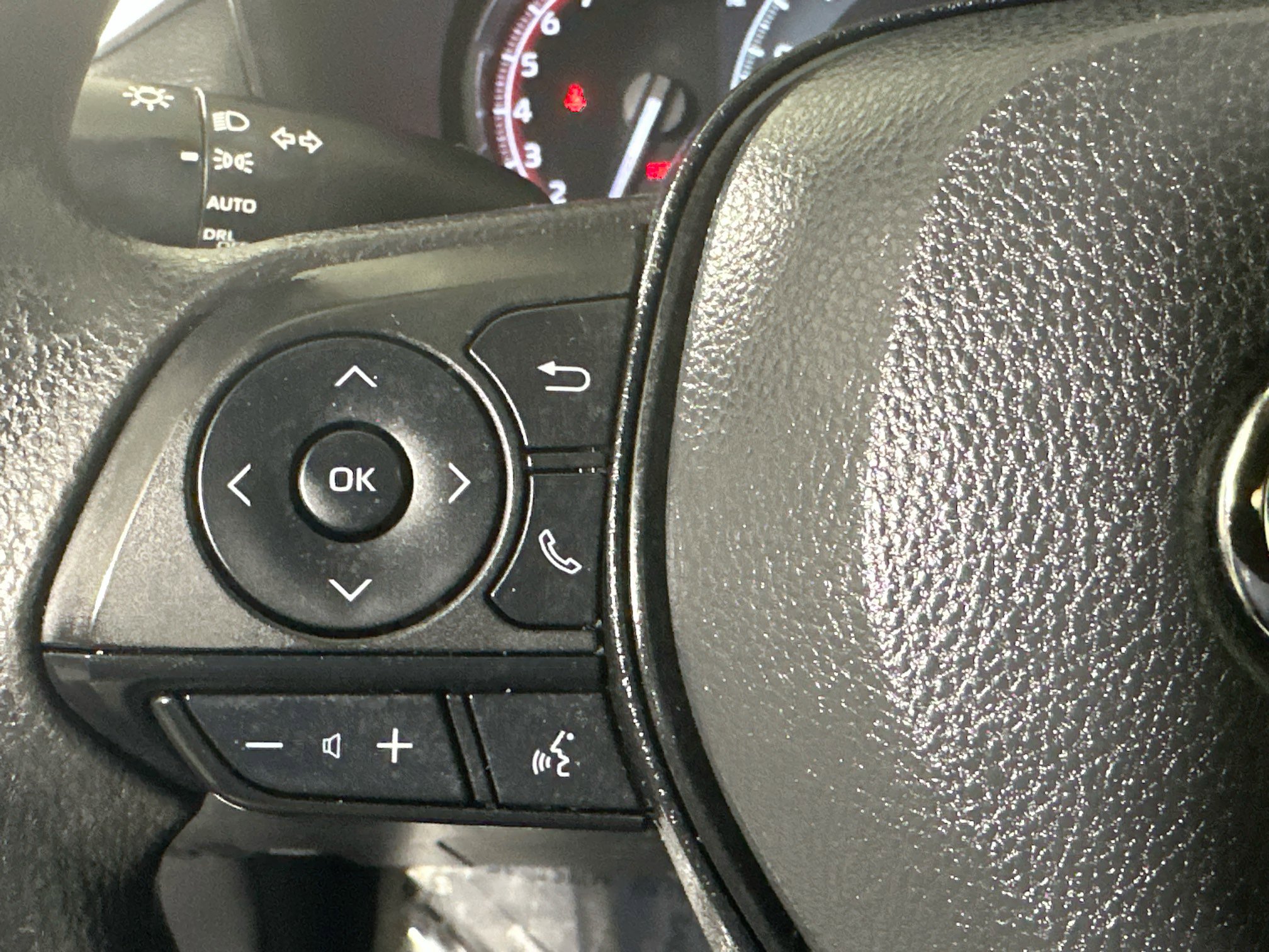 Used 2023 Toyota RAV4 XLE image 16