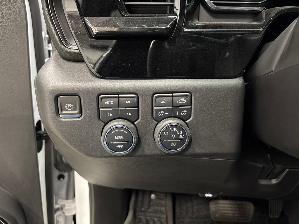 Used 2024 Chevrolet Silverado 1500 ZR2 AWD/4WD image 28