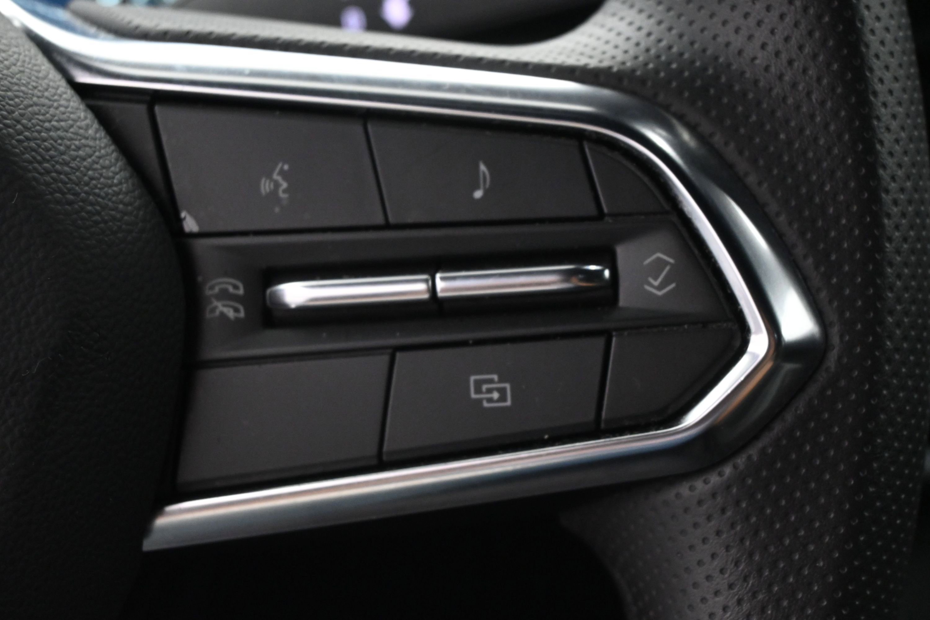 Used 2025 Honda Prologue EX image 18