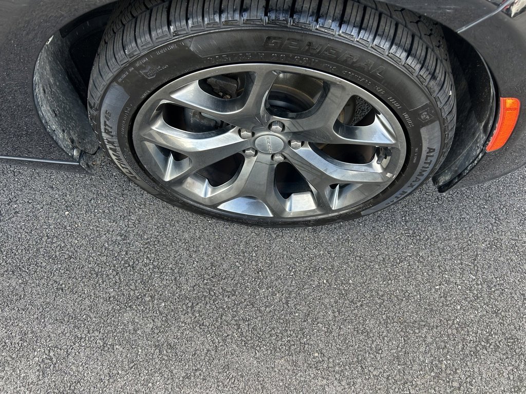 Used 2015 Dodge Charger SXT image 25