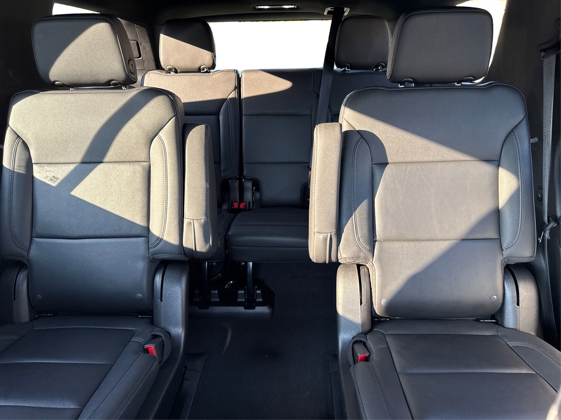 Used 2022 Chevrolet Tahoe LT w/ Luxury Package image 20