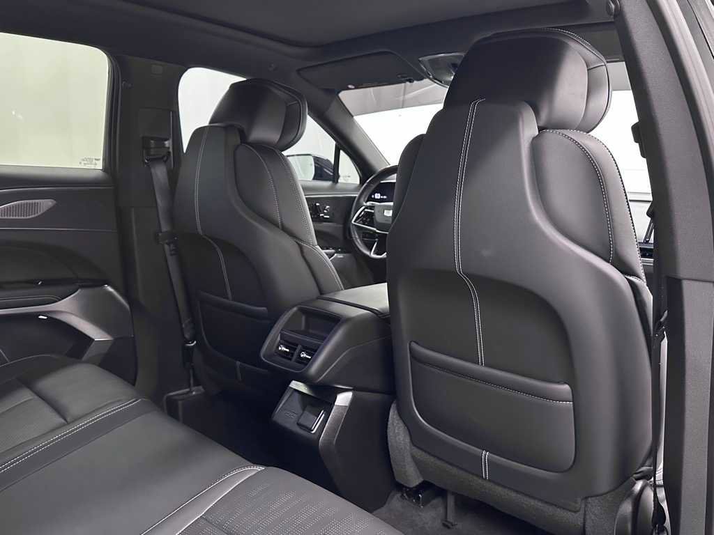 Used 2024 Cadillac Lyriq Luxury image 19