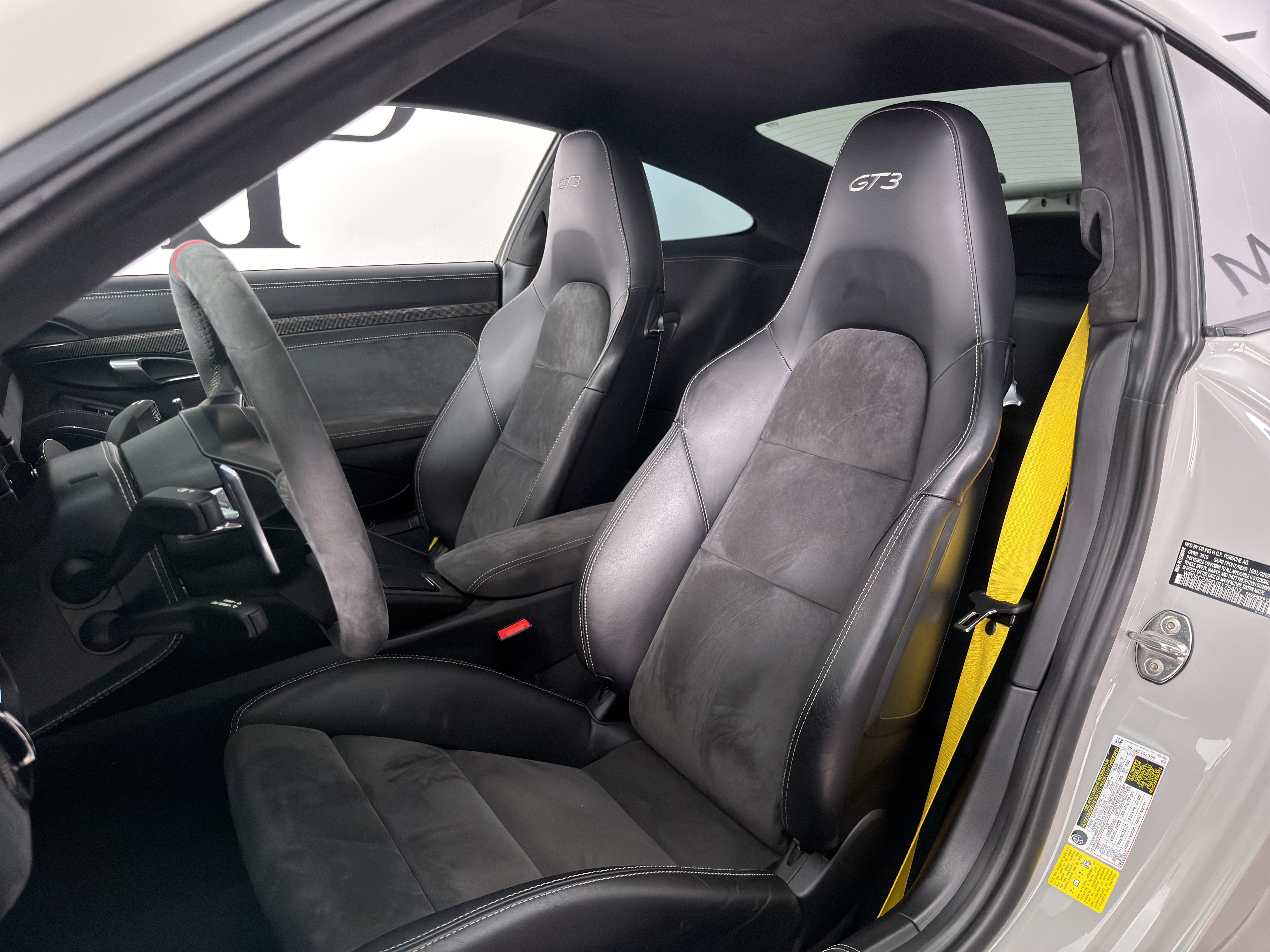 Used 2018 Porsche 911 GT3 RWD image 15