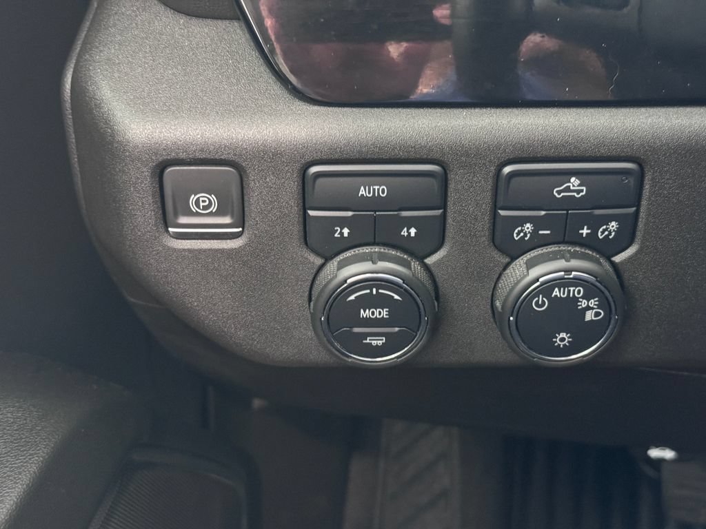 Certified 2023 Chevrolet Silverado 1500 LT AWD/4WD image 24