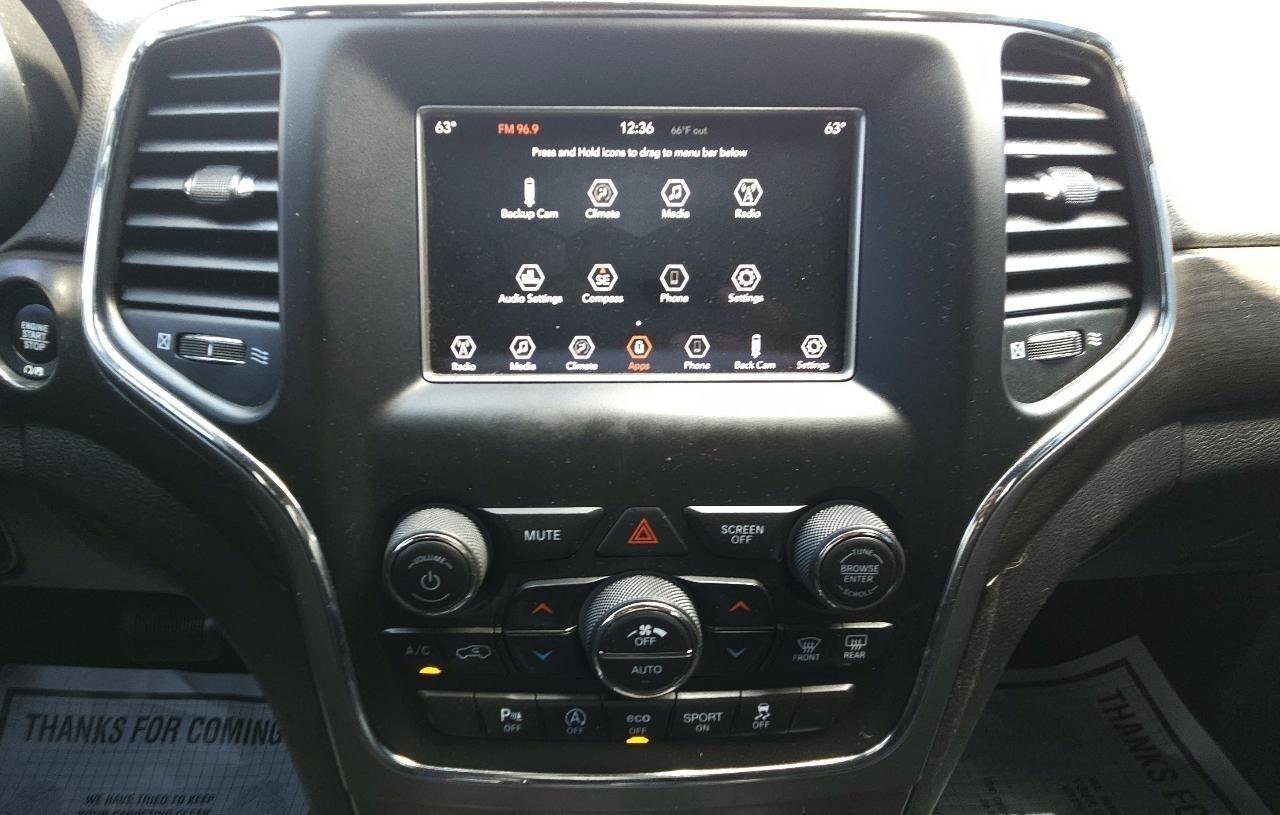 Used 2018 Jeep Grand Cherokee Laredo AWD/4WD image 18