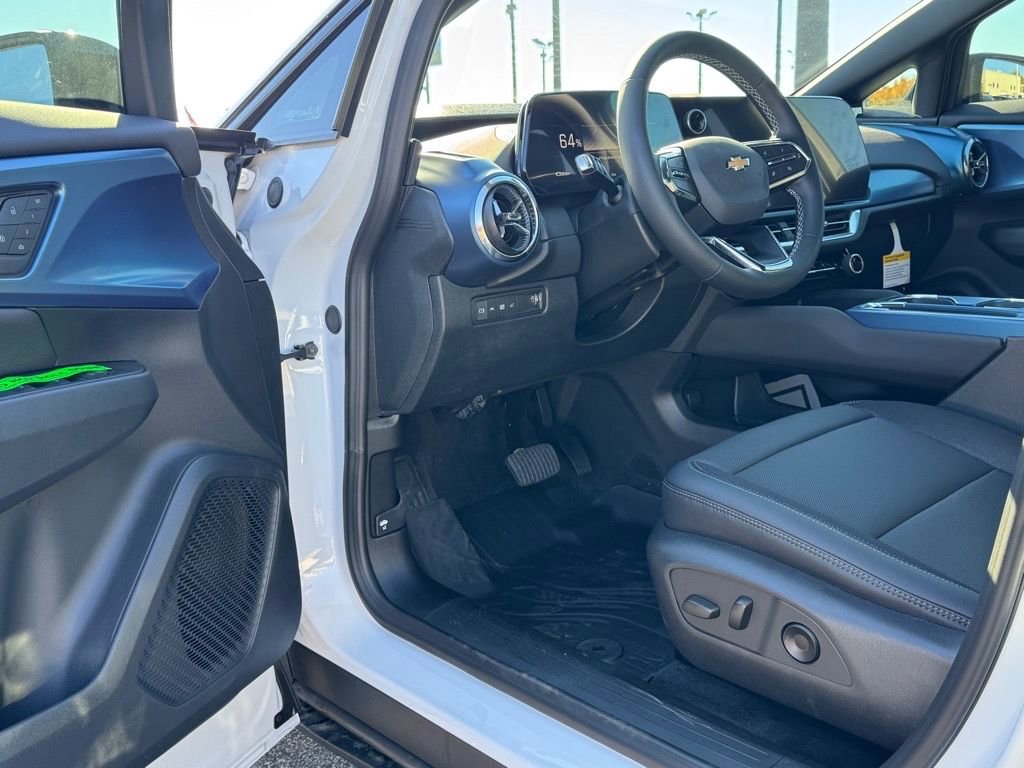 New 2026 Chevrolet Equinox EV LT w/ Convenience Package II image 11