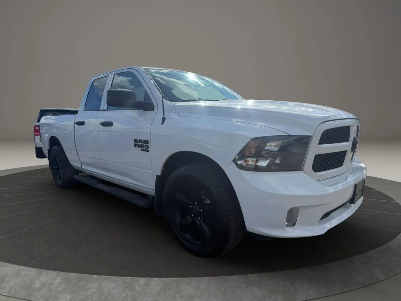 Used 2019 RAM 1500 Express w/ Express Value Package AWD/4WD image 3