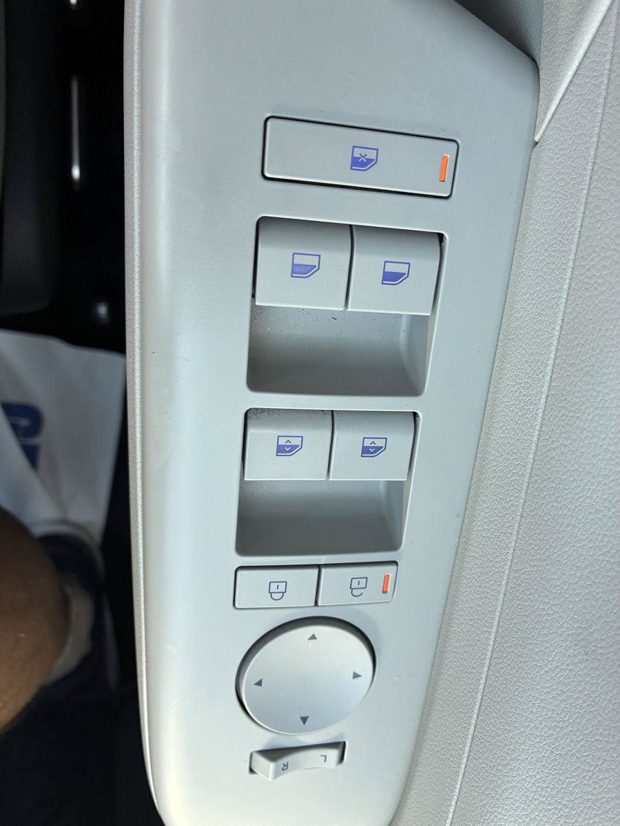 Used 2024 Hyundai Kona SEL w/ Convenience Package FWD image 16