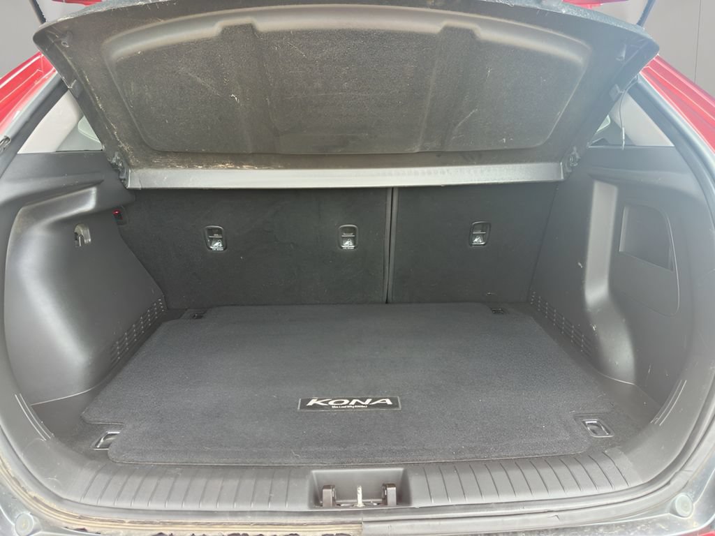 Used 2021 Hyundai Kona Limited w/ Cargo Package FWD image 13