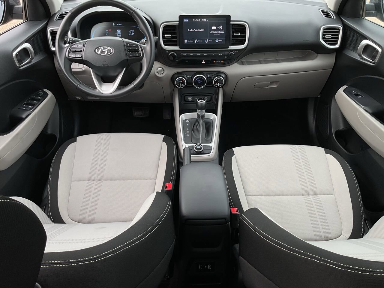 Used 2025 Hyundai Venue SEL image 22