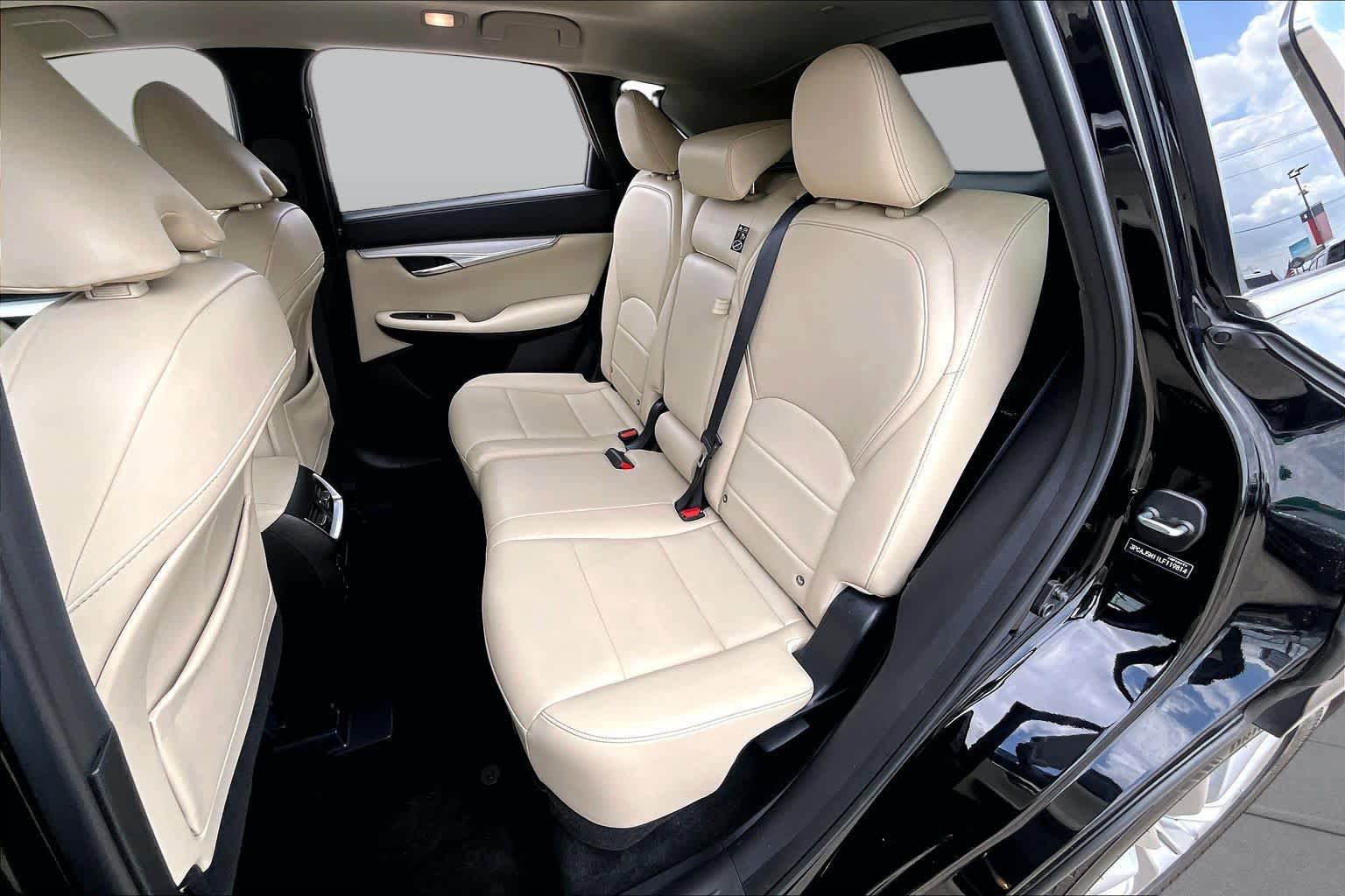 Used 2020 INFINITI QX50 Luxe w/ Navigation Package FWD image 21