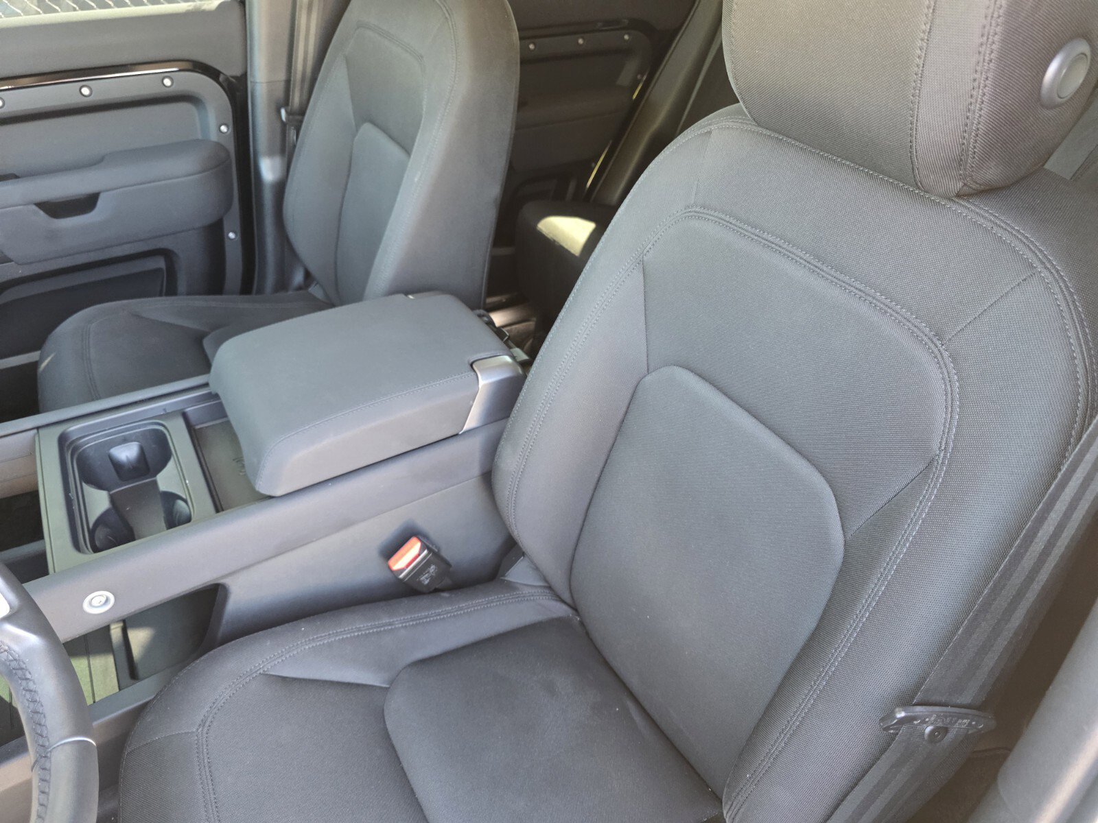 Used 2023 Land Rover Defender 110 image 12