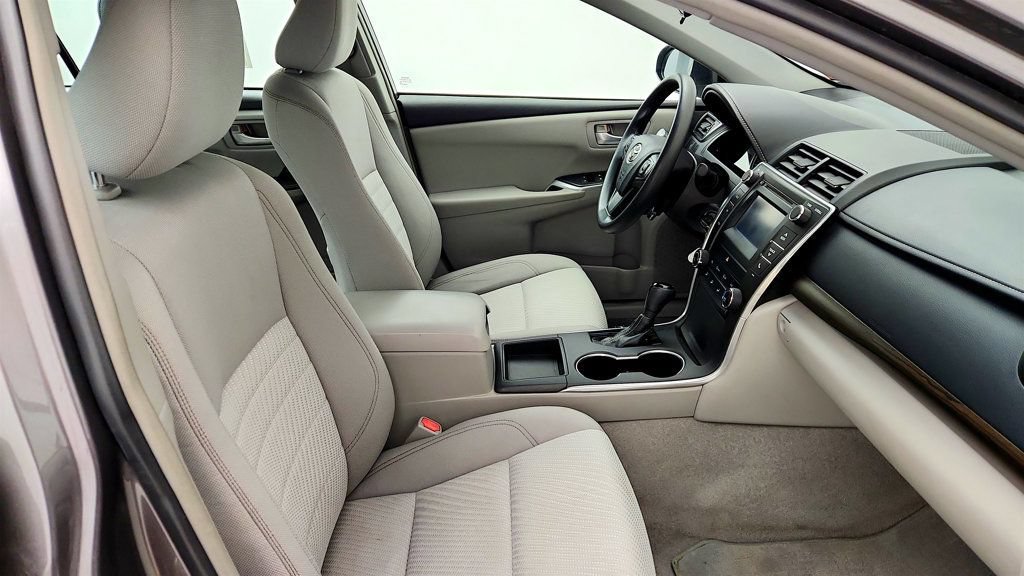 Used 2015 Toyota Camry LE FWD image 23