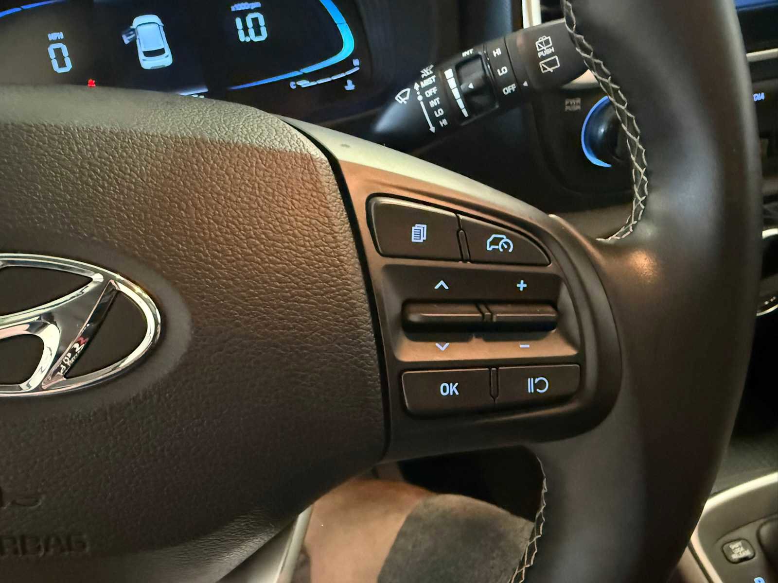 Used 2023 Hyundai Venue SEL FWD image 31