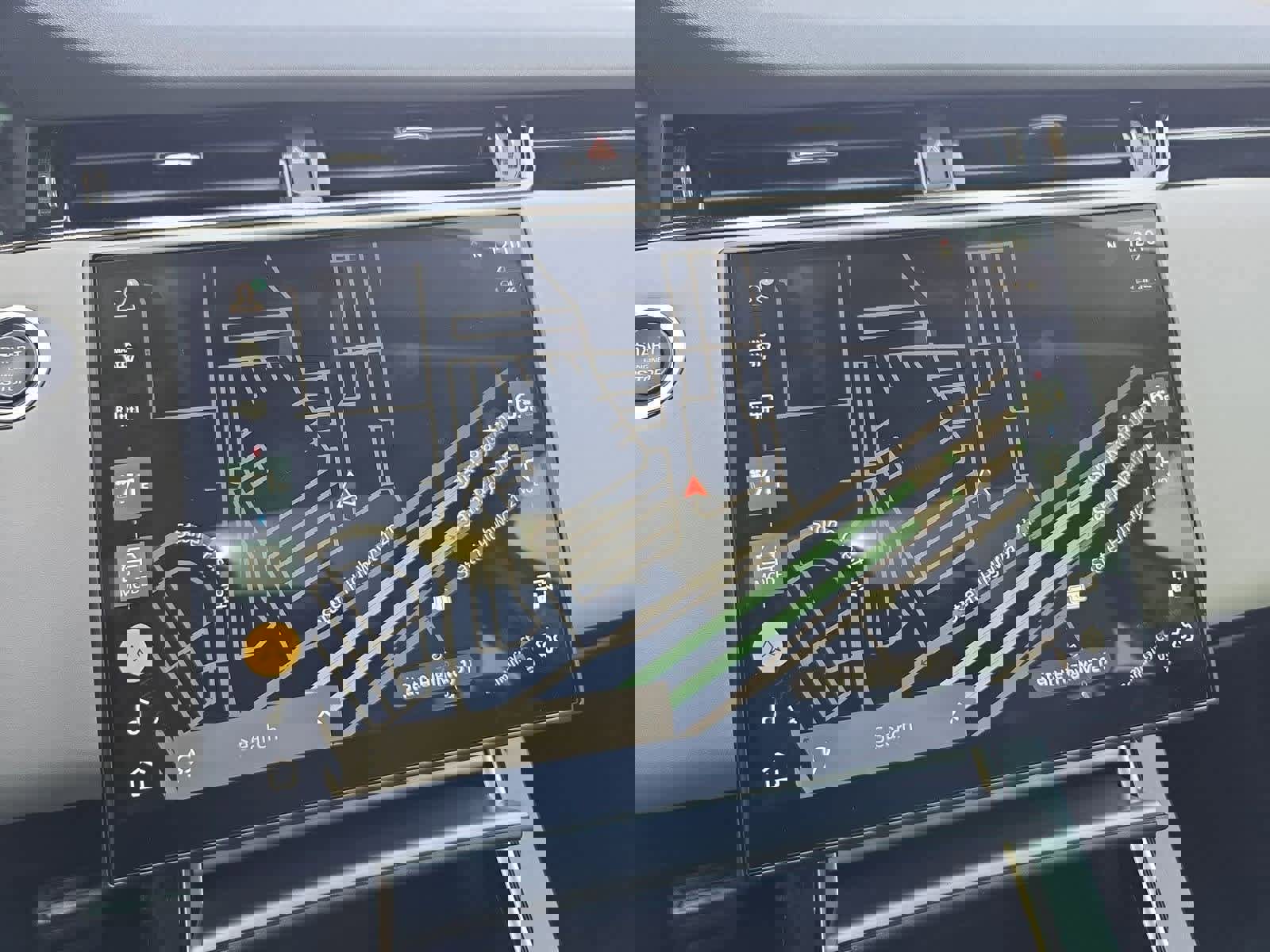 Used 2025 Land Rover Range Rover Evoque S image 29