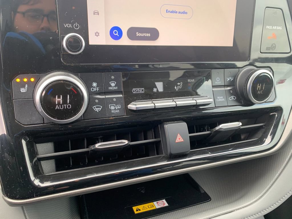 Used 2023 Toyota Highlander XLE image 24