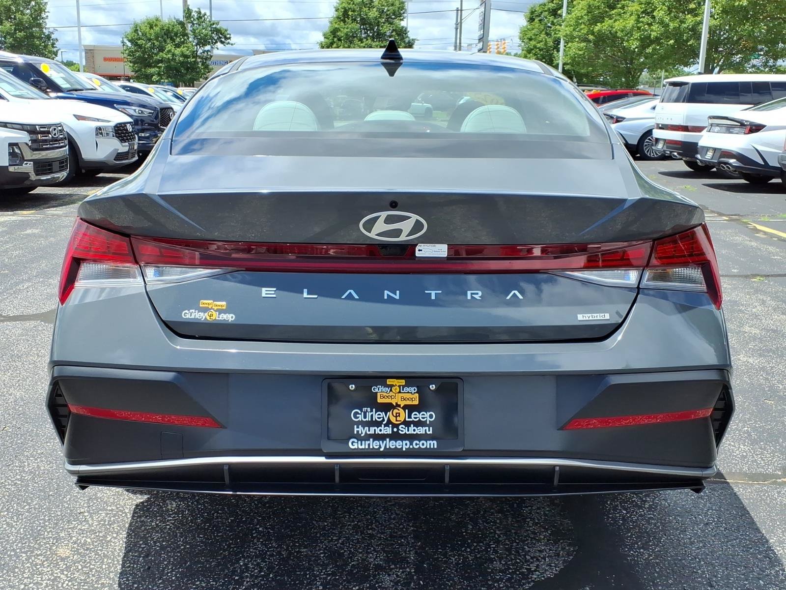 New 2025 Hyundai Elantra Limited FWD image 9