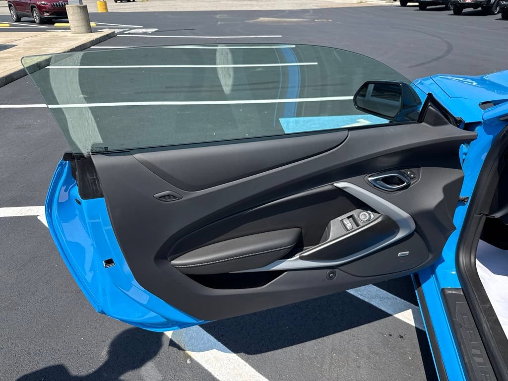 Used 2022 Chevrolet Camaro LT w/ Technology Package RWD image 10