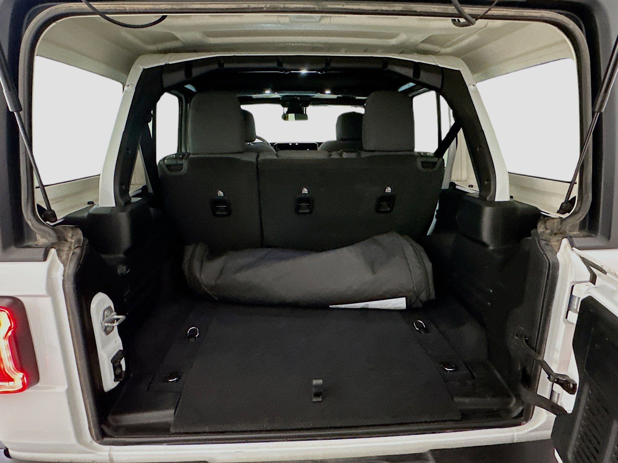 Used 2025 Jeep Wrangler Unlimited Rubicon image 29