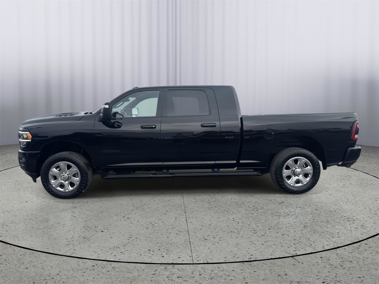 Used 2023 RAM 3500 Laramie AWD/4WD image 2