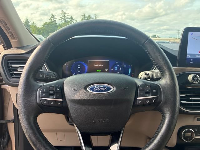 Used 2020 Ford Escape Titanium AWD/4WD image 14