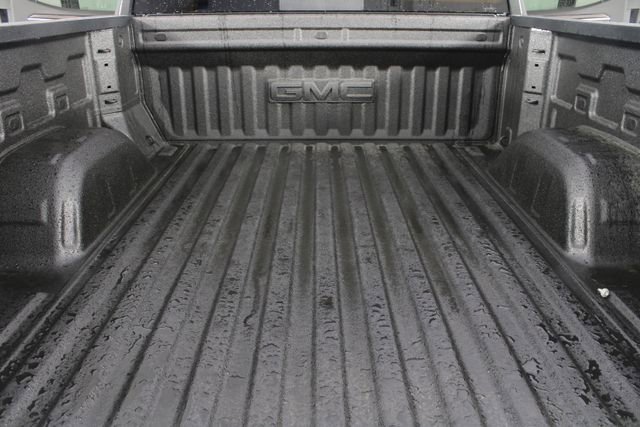 New 2026 GMC Sierra 1500 SLT image 21